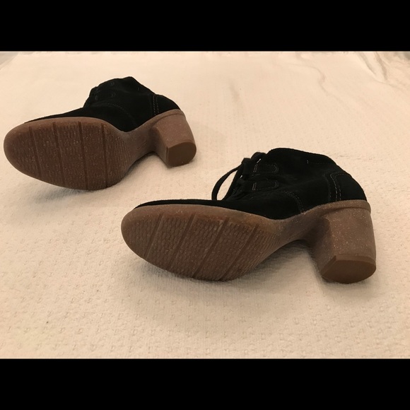 Black Suede boots - Picture 2 of 3